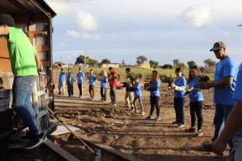 Homes of Hope - Team volunteering